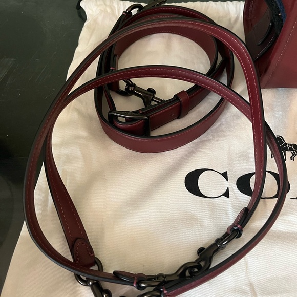 NWT Coach Varsity Rogue 25 - Picture 6 of 12